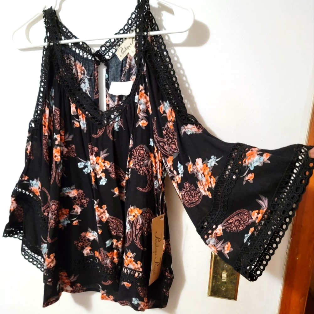 Black floral cold shoulder Bell sleeve top